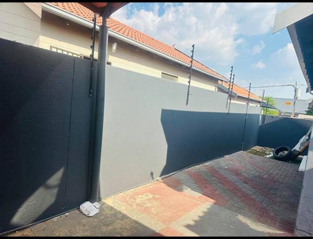 2 BEDROOM PROPERTY TO RENT IN FLEURHOF